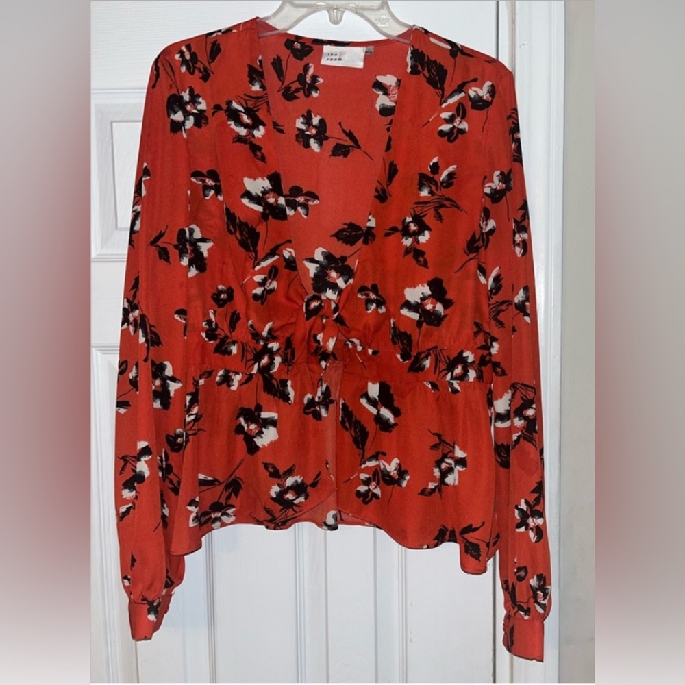 The Room Tie in Front Blouse, Size Large,
